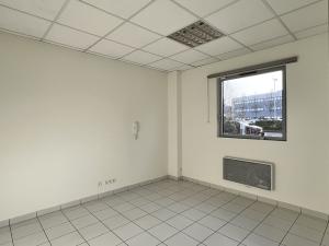 LOCAUX A LOUER - 246 m² - LA PARDIEU - AUBIERE